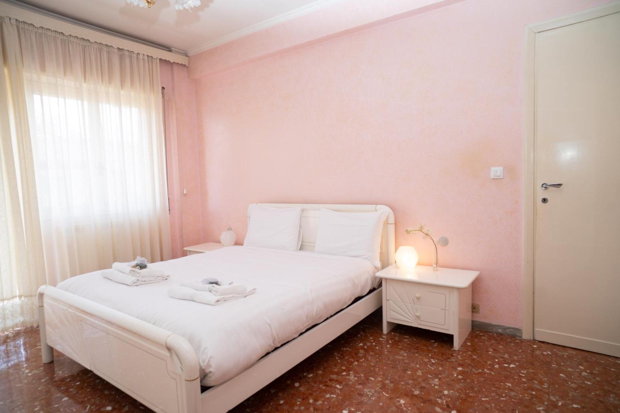 Appartamento Charme Vintage And Comfort Two Steps From Metro A Roma