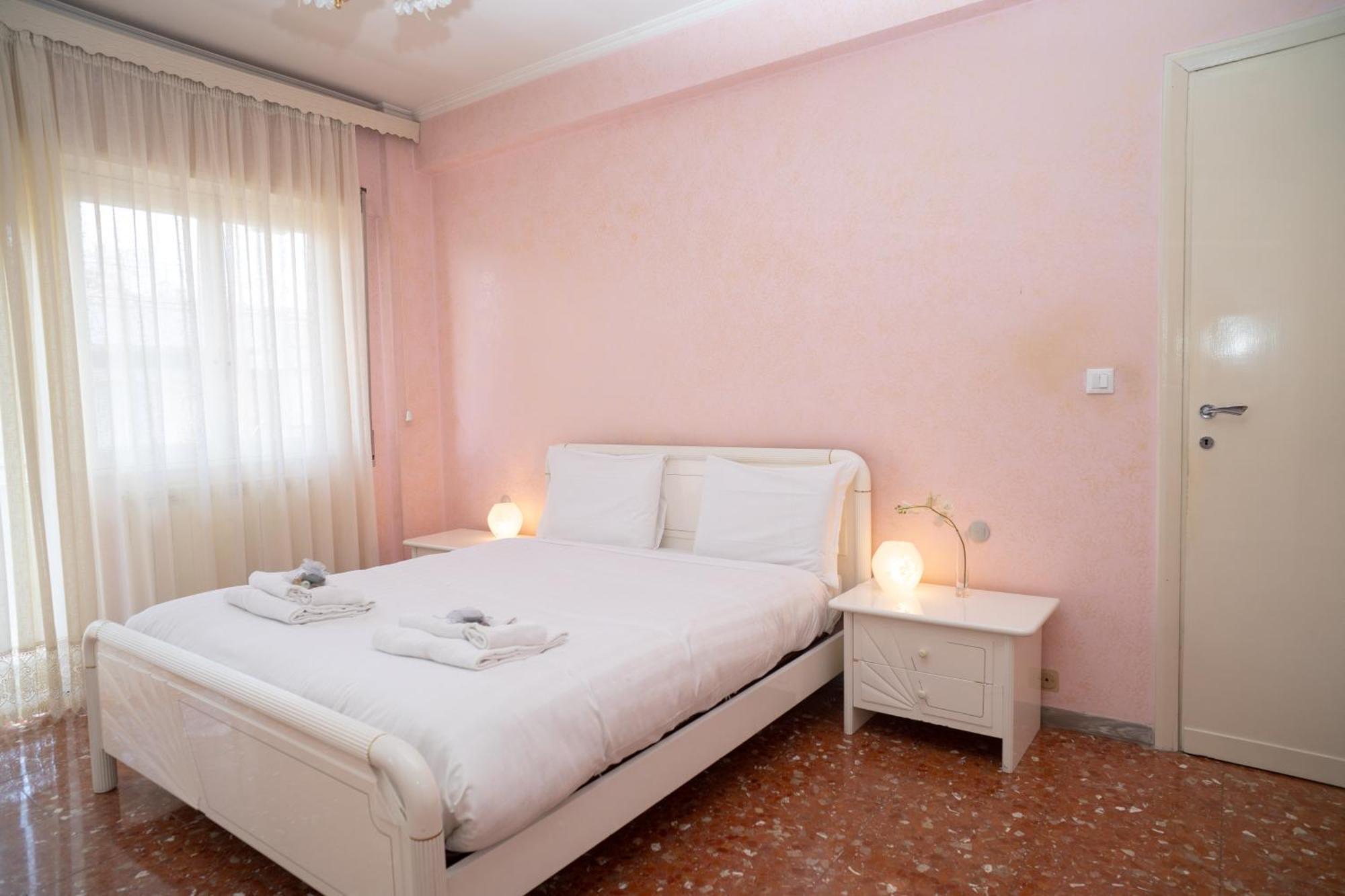 Charme Vintage And Comfort Two Steps From Metro A Appartamento Roma